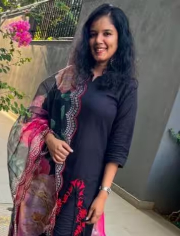 urulaikilangu chella kutty song song by super singer celebrity wife madhu urulaikilangu chella kutty song song by super singer celebrity wife madhu