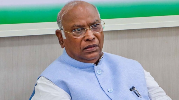 P Chidambaram slams bjp government as Kharge not invited for presidents dinner 