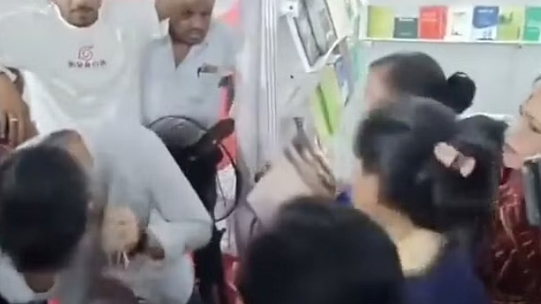 VHP women attack Muslim book sellers in Madhya Pradesh 