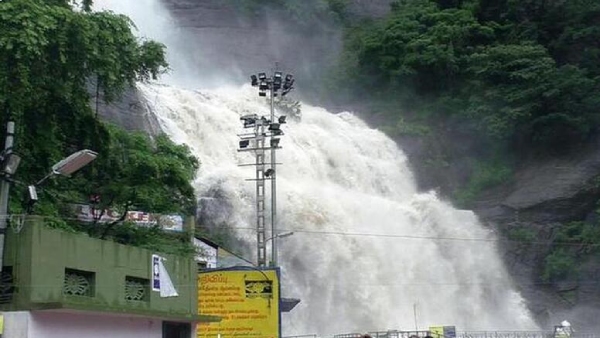 Tourists prohibited in Courtallam waterfalls due to water flow increase 