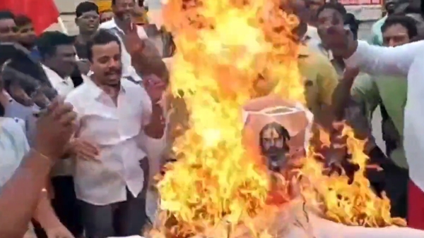  DMK fired effigy of Ayodhya priest who announced price for Udhayanidhi stalin head
