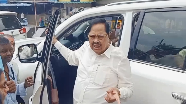 Duraimurugan has said that the Vellore Corporation does not know where the officials came from and they are working badly 