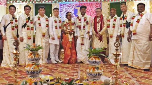 A Singaporean businessman super surprise to his employees wedding at Pudukottai 
