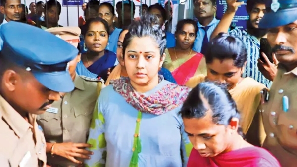 seeman case : Whose signature was given to Vijayalakshmi when she had an abortion?
