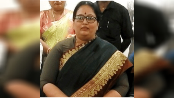 A woman claims to be Jayalalithaas daughter announce Political party