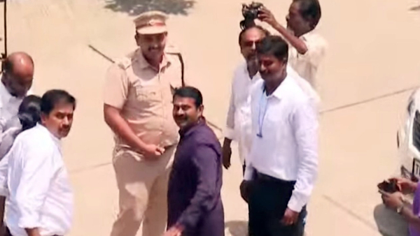 Naam Tamilar Cadres clash with Chennai Police 