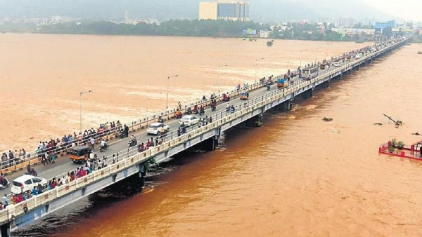 Tirupattur Palaru river floods due to continuous rains 