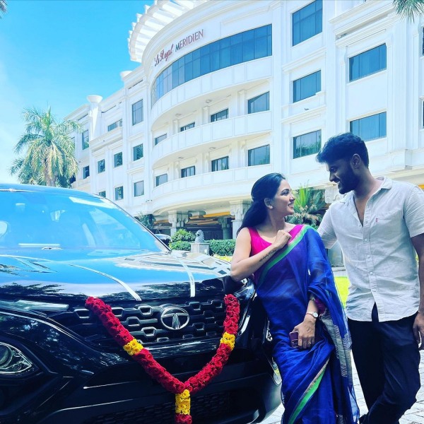 Bigg boss Actress Bhavani and dance master Aamir buying new car
