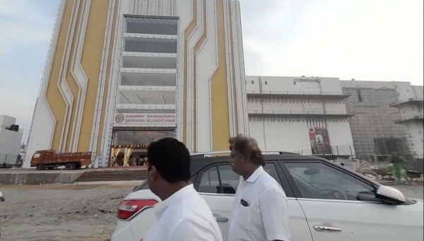 Why did the authorities seal the shop of Saravana Selvaratnam on Chennai Pallavaram Radial Road? 