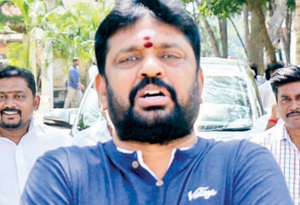 Admk former mla t nagar sathya on trend on koovathur resort days 