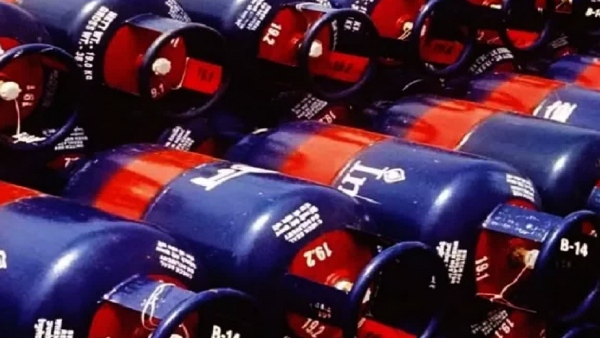 After house usage gas cylinder, now the prices of commercials cylinders also gone down 