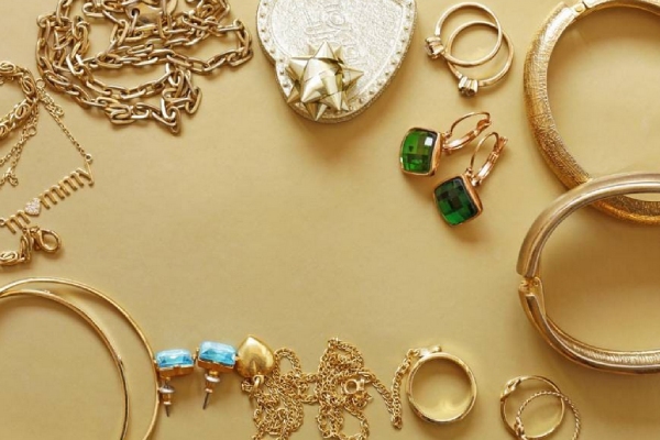 A gold jewel that is often adagu kadai It can be easily recovered if done.. Spiritual Tips 