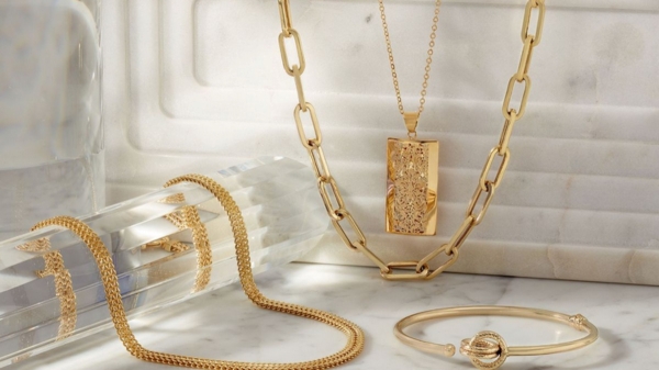 A gold jewel that is often adagu kadai It can be easily recovered if done.. Spiritual Tips 