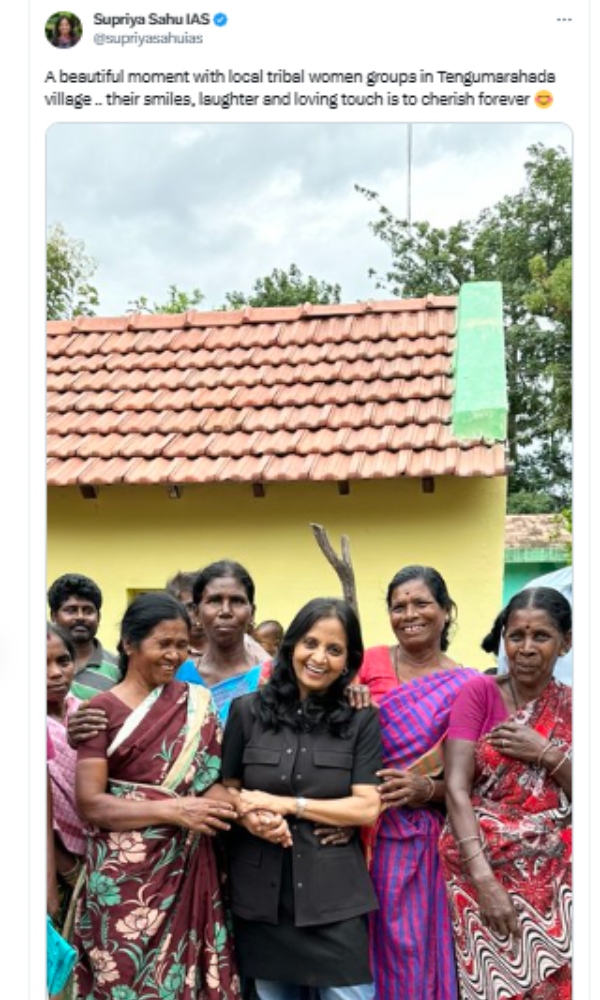 Supriya Sahu IAS said on twitter that A beautiful moment with local tribal women groups in Tengumarahada village Supriya Sahu IAS said on twitter that A beautiful moment with local tribal women groups in Tengumarahada village
