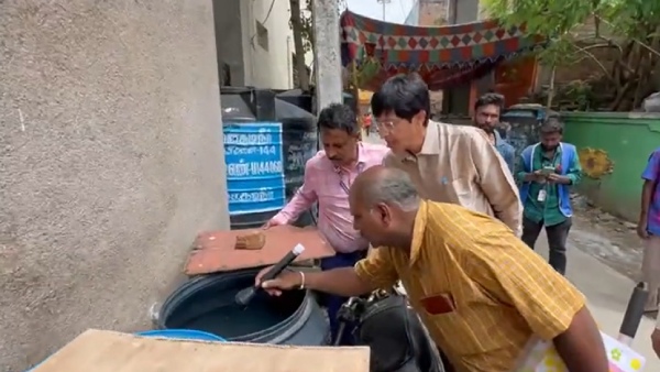 Commissioner Radhakrishnan ias visited house of boy who died of dengue fever in Chennai 