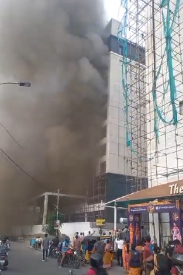  Terrible fire accident in 9 storied building in Velachery, Chennai