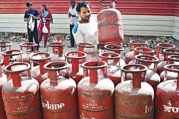 Union Cabinet approves Cabinet approves for 75 lakh additional LPG connections 