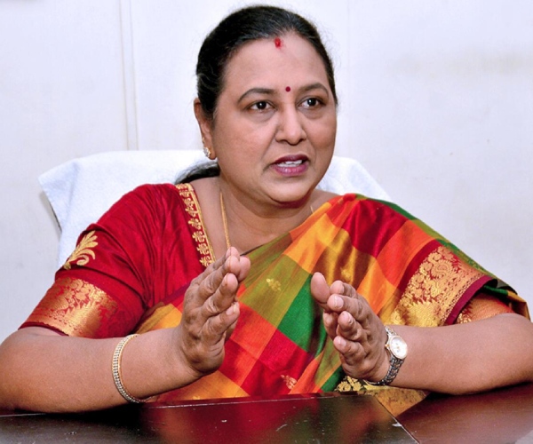 Premalatha Vijayakanth blames Minister DuraiMurugan for Sand Quarry Scam 