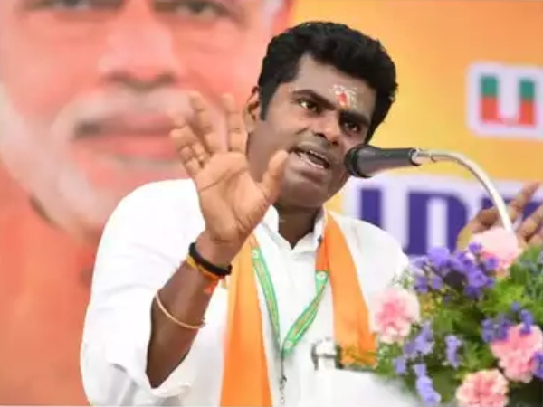 Sellur Raju has cursed that the tongue of those speaking will rot if they speak defamatory about Anna Sellur Raju has cursed that the tongue of those speaking will rot if they speak defamatory about Anna