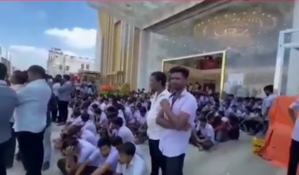 Why did the authorities seal the shop of Saravana Selvaratnam on Chennai Pallavaram Radial Road? 