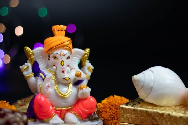 Vinayagar Chaturthi Devotees thronged the Ganesha temple since morning Greetings from the leaders 