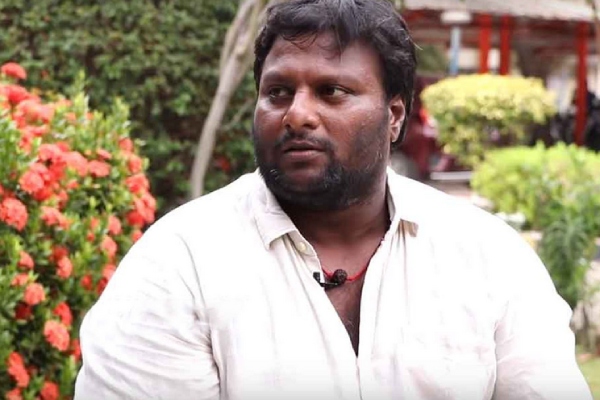 Director Mohan G is doing help to Vijay Antony from hospital 