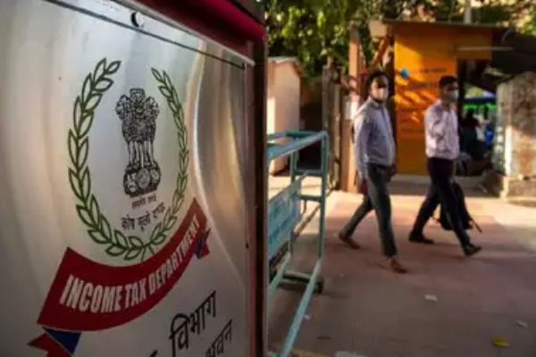 What is the reason behind the sudden IT raid at Tasmac-related places in Tamil Nadu next? 