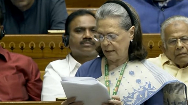 Sonia Gandhi supported the 33% womens reservation bill demand caste census 