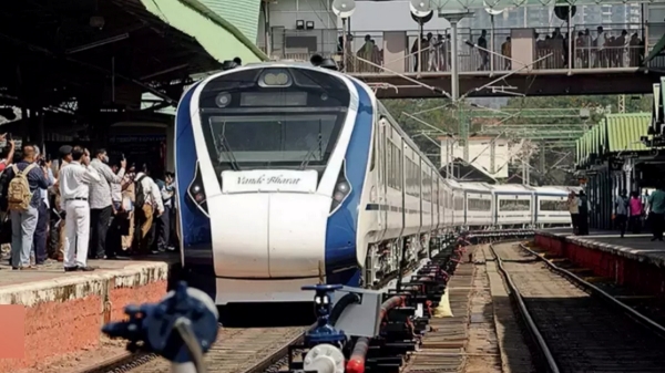 Vande Bharat between Bangalore to Hyderabad travel time will be 8 and half hours 