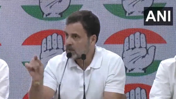 Rahul Gandhi urges to conduct caste base census before Womens Reservation 