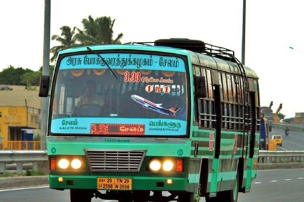 Chennai to Bangalore buses stopped at Tamilnadu border Chennai to Bangalore buses stopped at Tamilnadu border