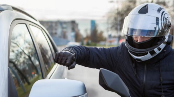 How a new set of gangs are targetting car drivers in Bangalore roads for money? How a new set of gangs are targetting car drivers in Bangalore roads for money?