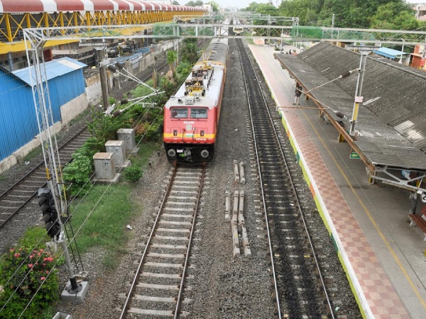 HC displeasure with railway stations not equipped with surveillance cameras 