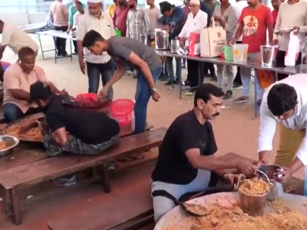  Mutton biryani distributes for 50,000 people at Ukkadam in Coimbatore for Eid Milad Un Nabi