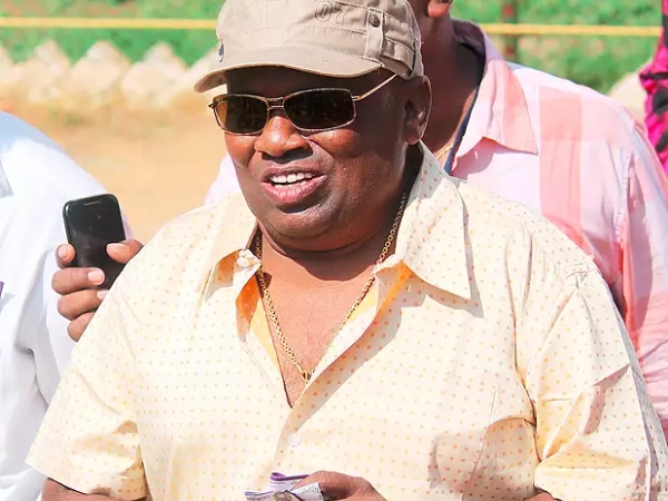 actor Senthils son-daughter-in-law providing medical care to the poor for free 