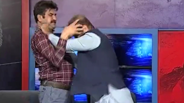  Netizens shocked to see 2 Pakistan Leaders fighting each other During Live TV Debate