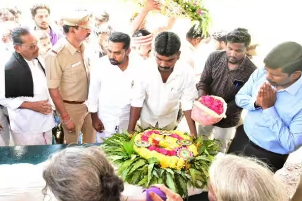 Government pays respect for Auto driver and School HM demise after their body organs donation 