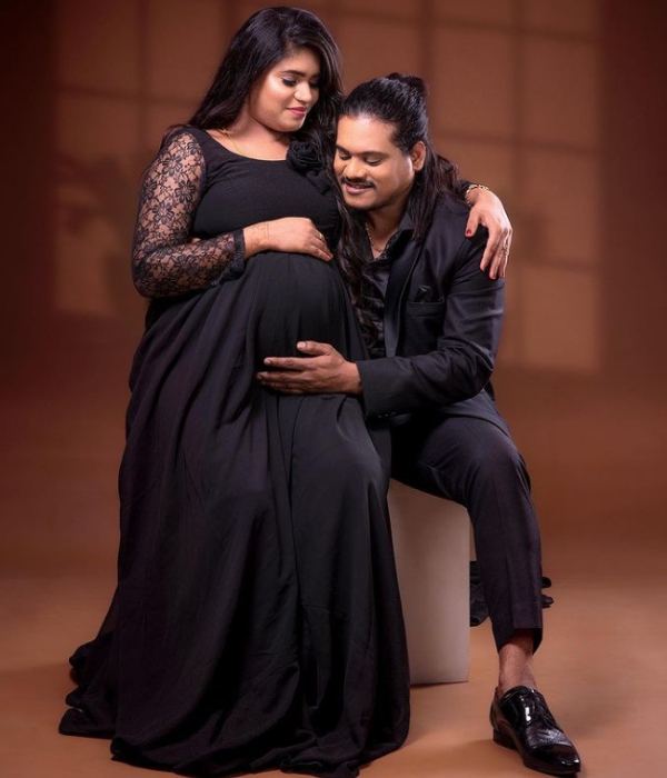 Cook With Comali Pugazh wifes Pregnancy Photo Shoot wedding day wishes