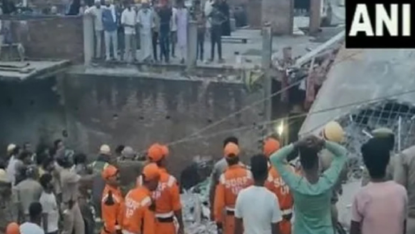 2 killed in 3-storey building collapse in Uttar Pradesh 