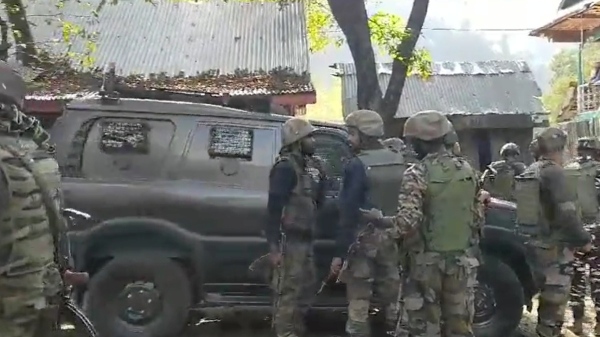 3 Indian soldiers were martyred in a gunfight with terrorists in Kashmir 