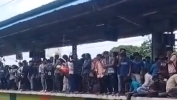 Ahead of Vinayagar Chaturthi North state labourers went to native from chennai Tambaram station 