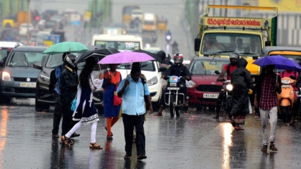 Meteorological department has announced that there is a chance of rain in a few places in Chennai in the next 48 hours 