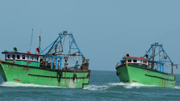 Sri Lankan pirates attack Tamil Nadu fishermen, worth several lakhs are theft Sri Lankan pirates attack Tamil Nadu fishermen, worth several lakhs are theft