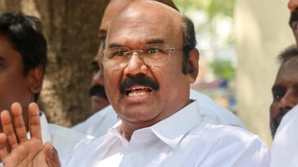 Jayakumar didnt give proper reply for ADMK leaders delhi visit 