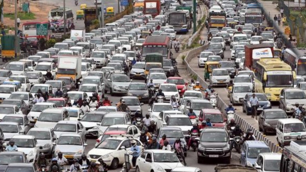  Massive Traffic in bangalore took 2 hours for crossing just 1 km