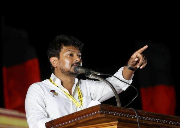Naam Tamilar Seeman condemns UP Saints threaten to Udhayanidhi Stalin 