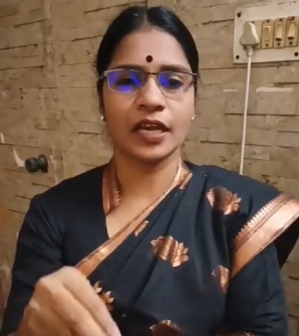 Tamil Outfit leader Veeralakshmi claims Victory against Seeman on Boxing