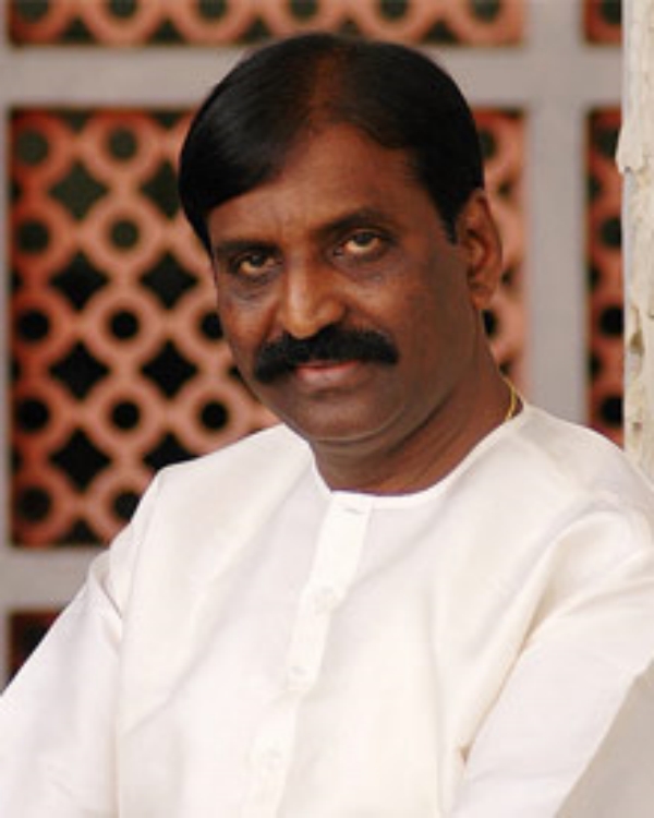 Ethirneechal serial actor Marimuthu Death Condolences to Vairamuthu 