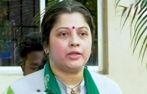 Special force police have rushed to Ooty to interrogate Seeman on Vijayalakshmis complaint 