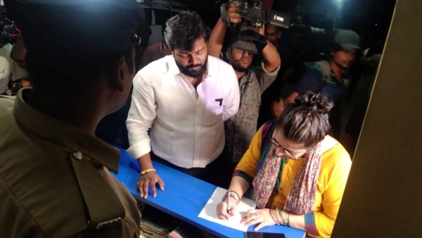  What Actress vijayalakshmi said after withdrawing complaint against NTK chief Seeman